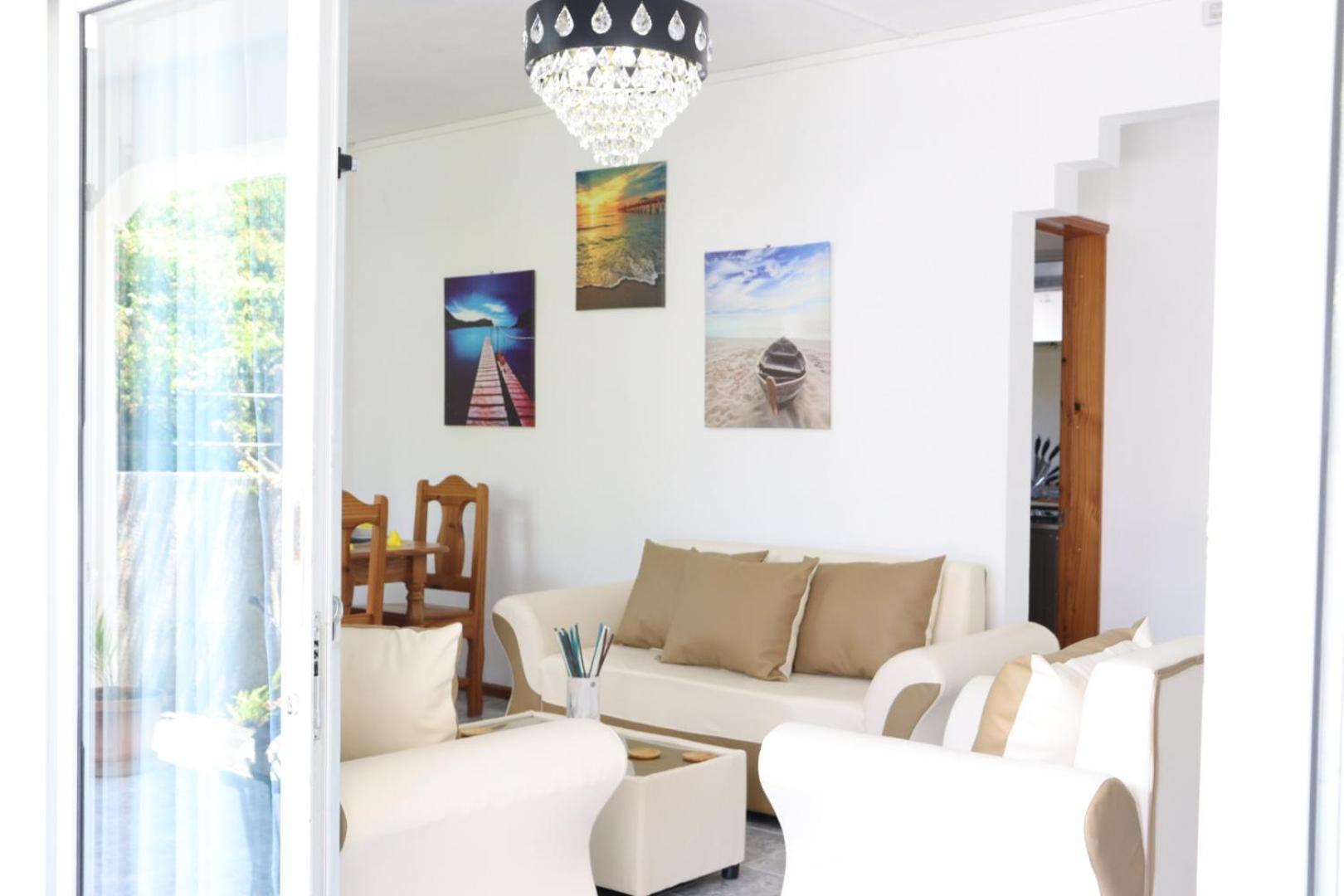 Garden Apartment *